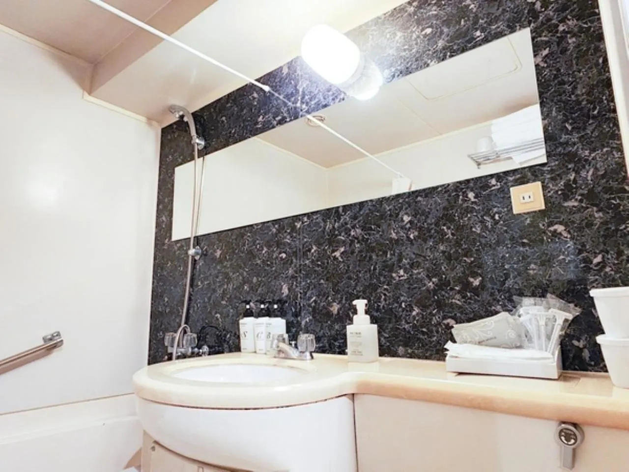 Hotel Livemax Budget Yokohama Tsurumi 2*, Yokohama (Kanagawa) Japan